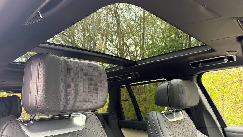 Land Rover Range Rover 4.4 P615 V8 SV 4dr Auto Petrol Estate